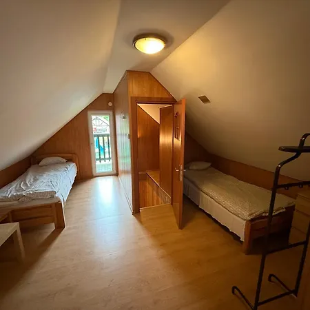 Janosikowka Restauracja ゲストハウス