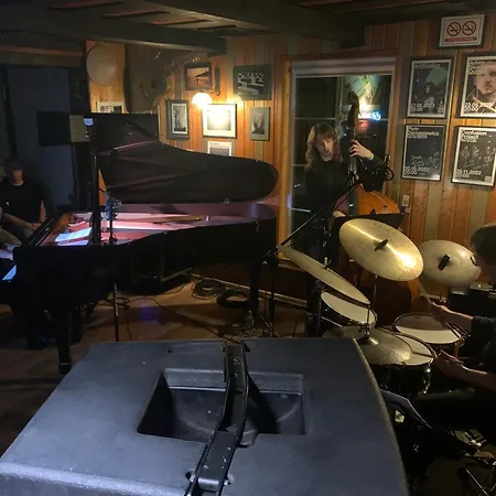 Janosikowka Restauracja ゲストハウス 3*